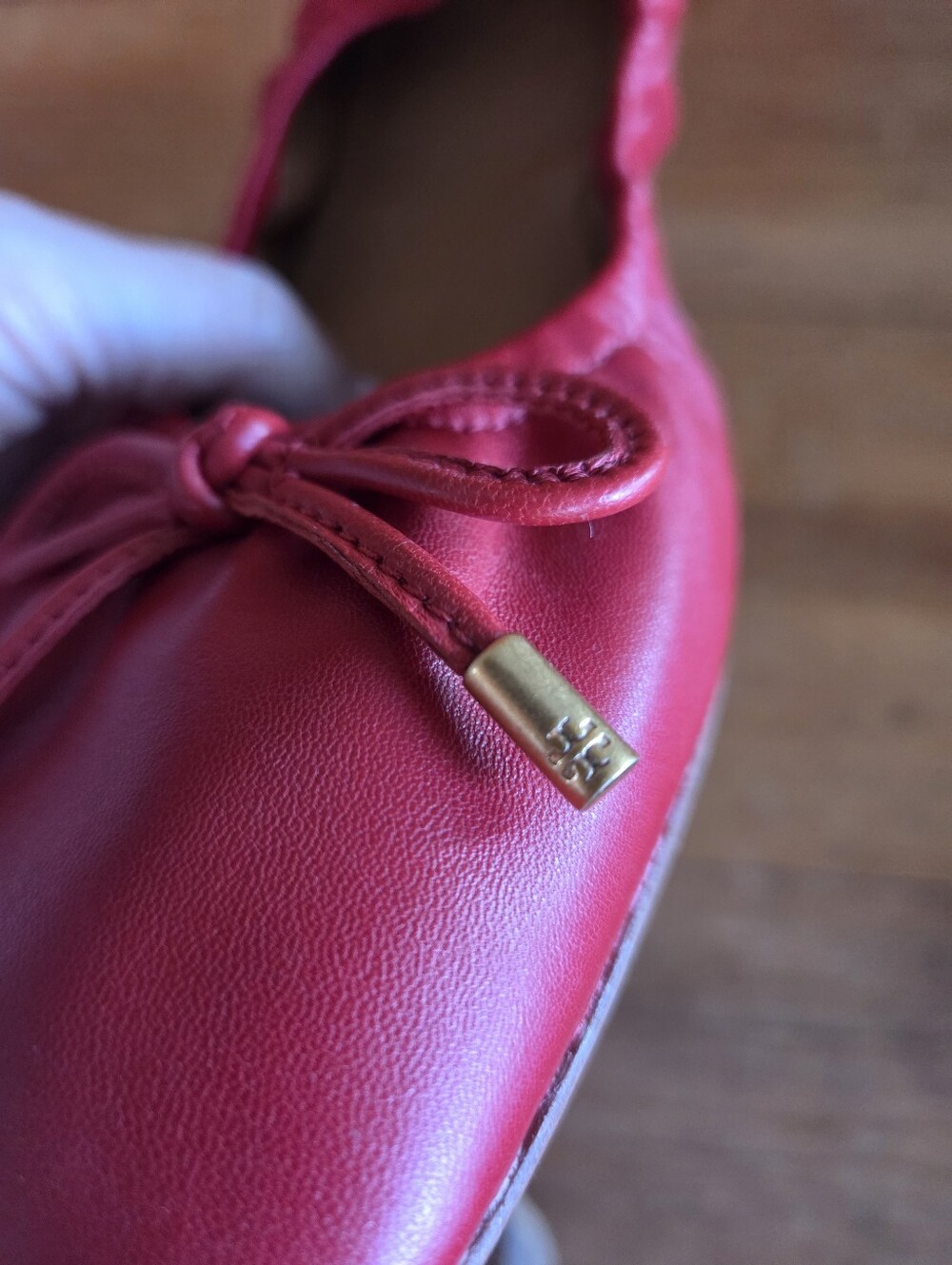 Tory Burch Red Leather Ballet Flats Square Toe Size 8M Bow Elasticated Gold Logo - Picture 16 of 16